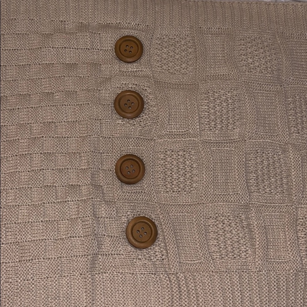 Oatmeal with buttons infinity scarf brand new - Picture 2 of 4